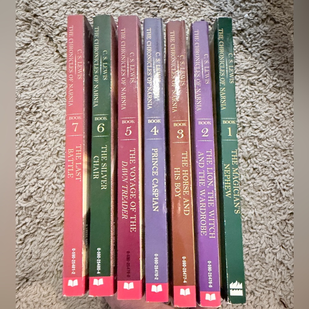 The Chronicles of Narnia 7-Book Paperback Set - Multi